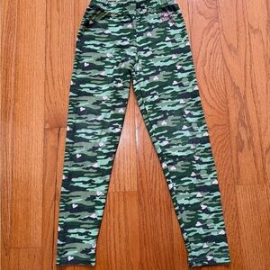 Betsey Johnson Girls Camo & Heart Print Leggings - Size S (7/8)
